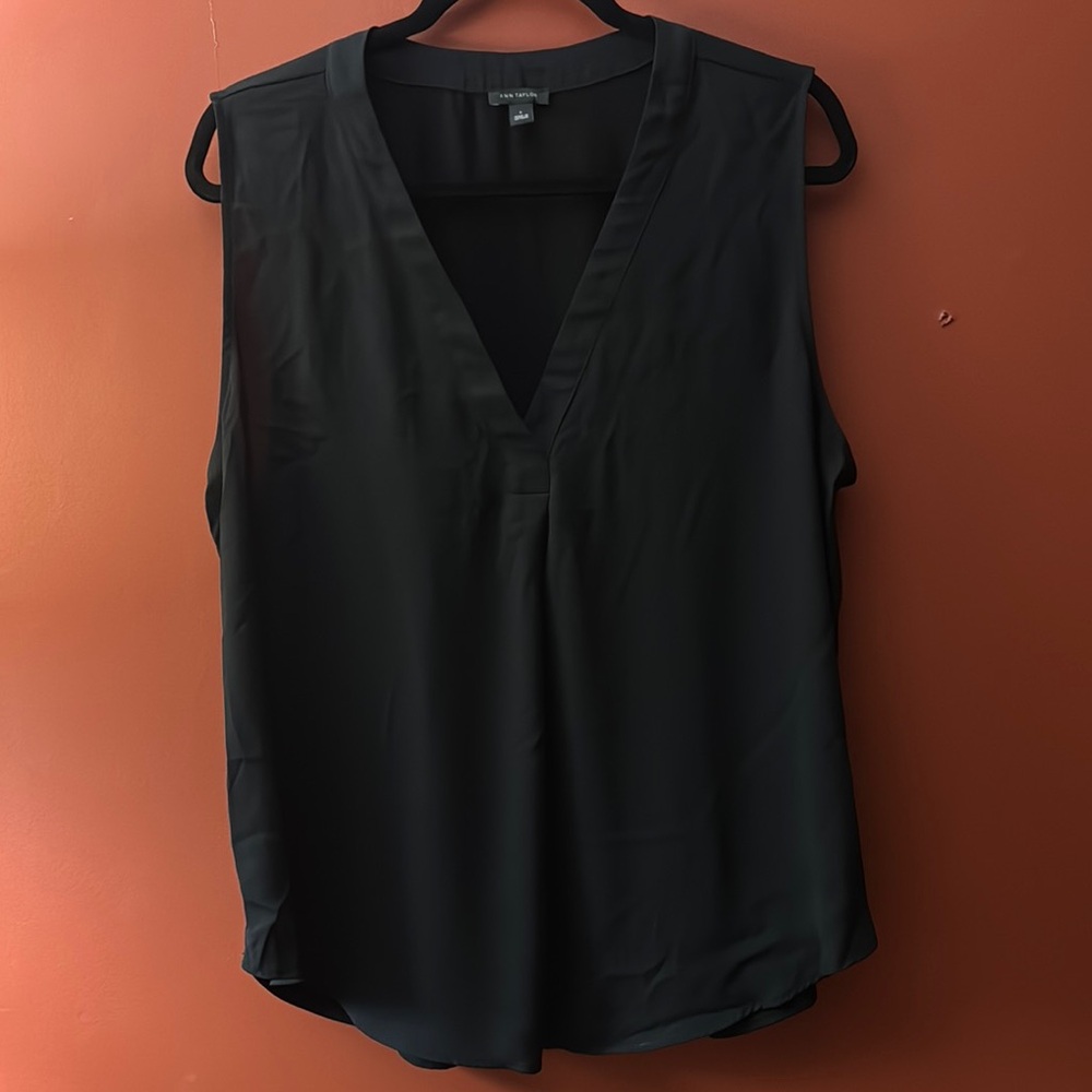 Ann‎ Taylor Black Sleeveless Blouse